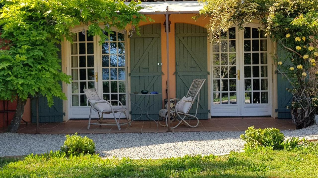 科蒂尼亚克Pierres Blanches住宿加早餐旅馆 外观 照片